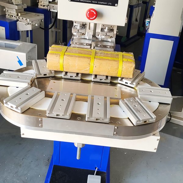 Two-color turntable pad printing machine